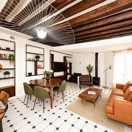 Spacious & Modern In Le Marais Apartment Paris