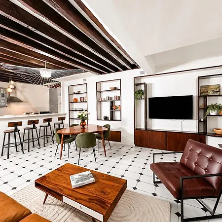 Spacious & Modern In Le Marais *