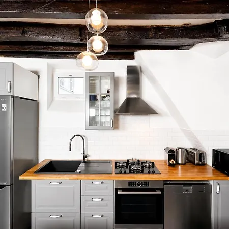 Spacious & Modern In Le Marais アパート