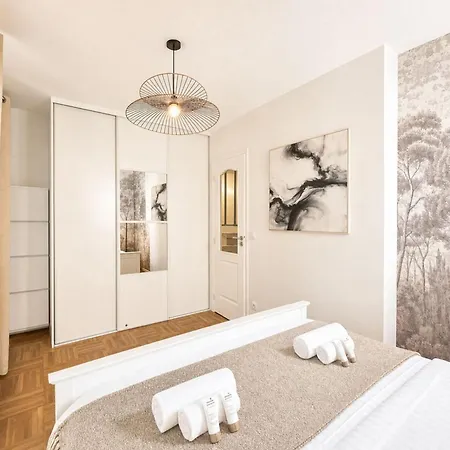 Spacious & Modern In Le Marais
