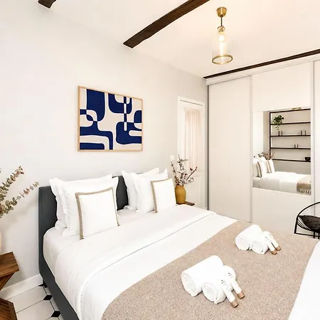 Spacious & Modern In Le Marais