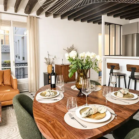Spacious & Modern In Le Marais パリ