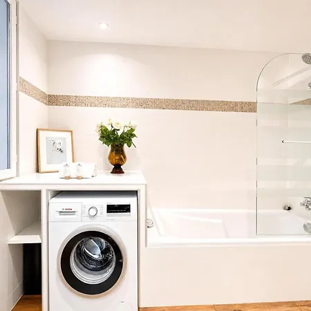 Spacious & Modern In Le Marais *